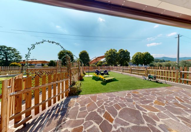 Apartment in Puegnago sul Garda - Garda Hub Retreat by Booking Garda Lake