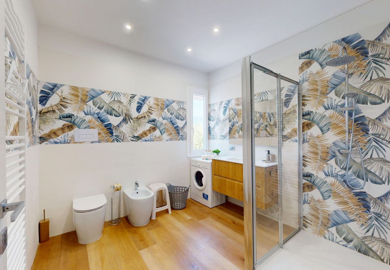 Apartment in Puegnago sul Garda - Garda Hub Retreat by Booking Garda Lake