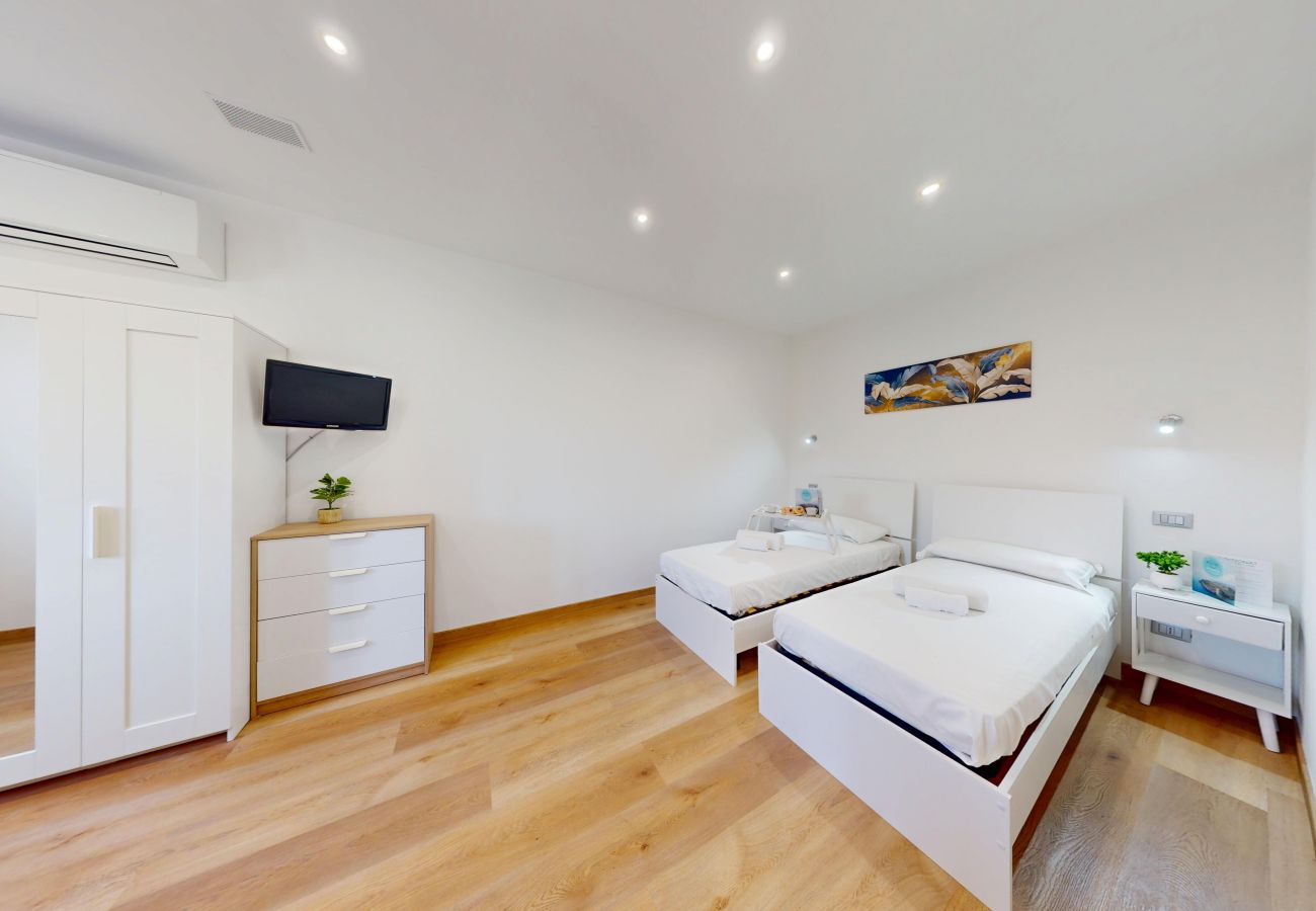 Apartment in Puegnago sul Garda - Garda Hub Retreat by Booking Garda Lake