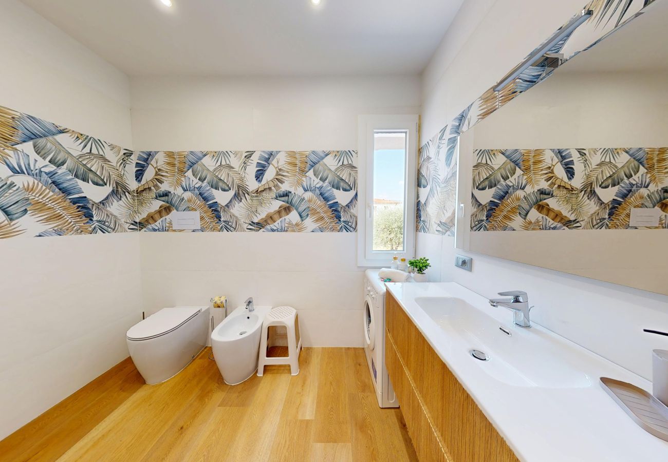 Apartment in Puegnago sul Garda - Garda Hub Retreat by Booking Garda Lake