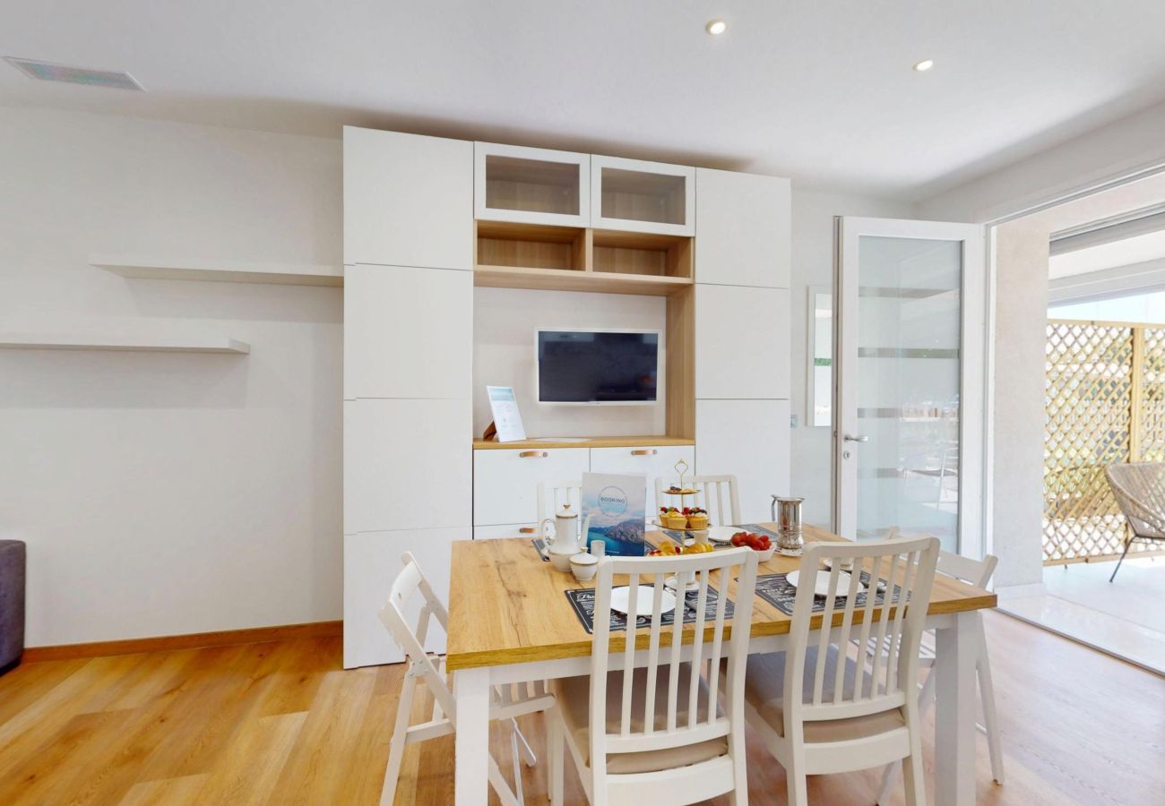 Apartment in Puegnago sul Garda - Garda Hub Retreat by Booking Garda Lake