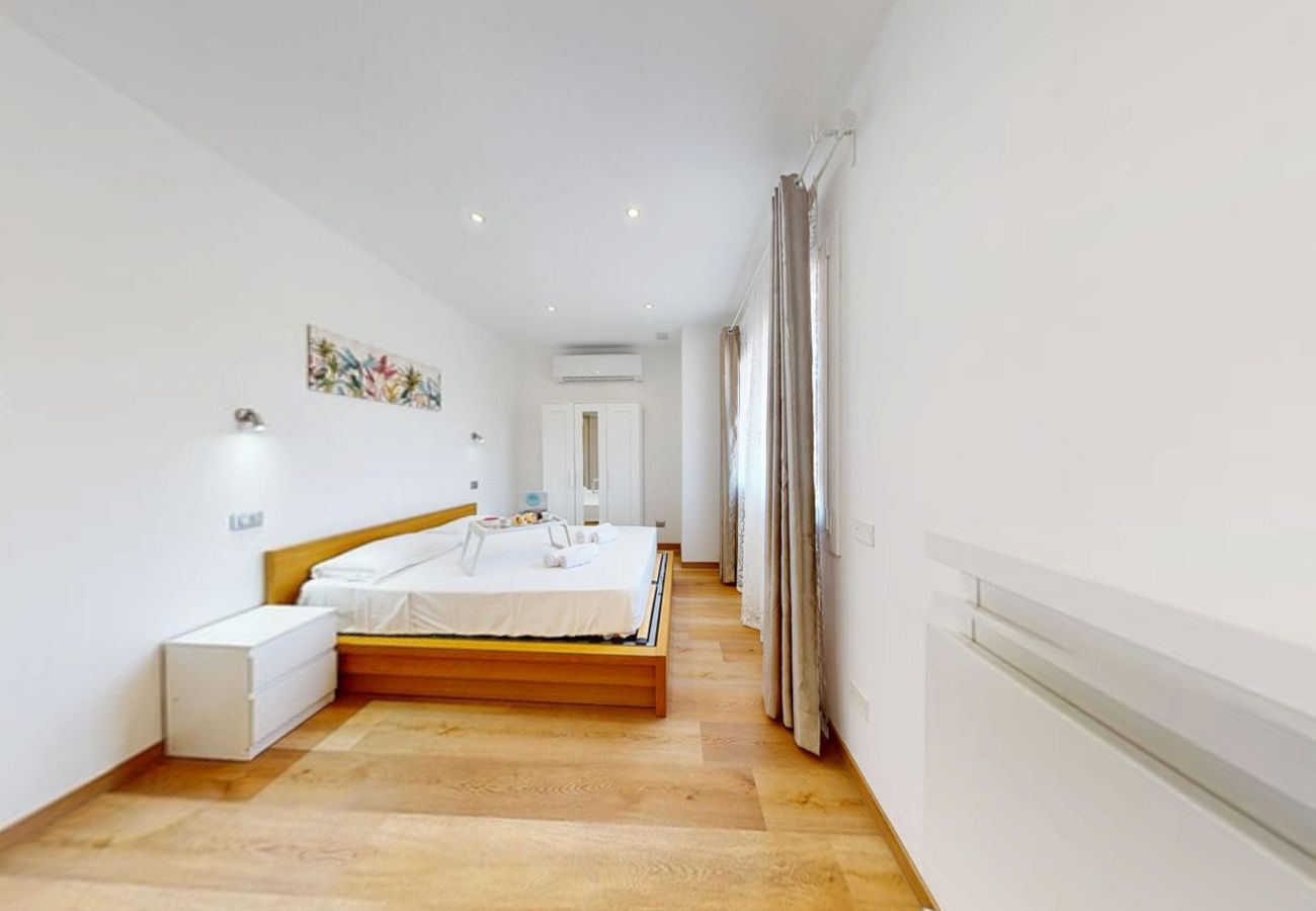 Apartment in Puegnago sul Garda - Garda Hub Retreat by Booking Garda Lake