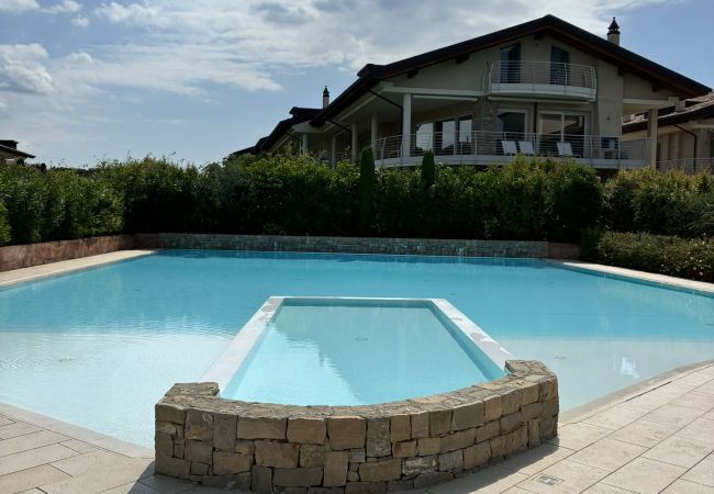 Apartment in Sirmione - Sirmio Dream View Suite by Bookinggardalake