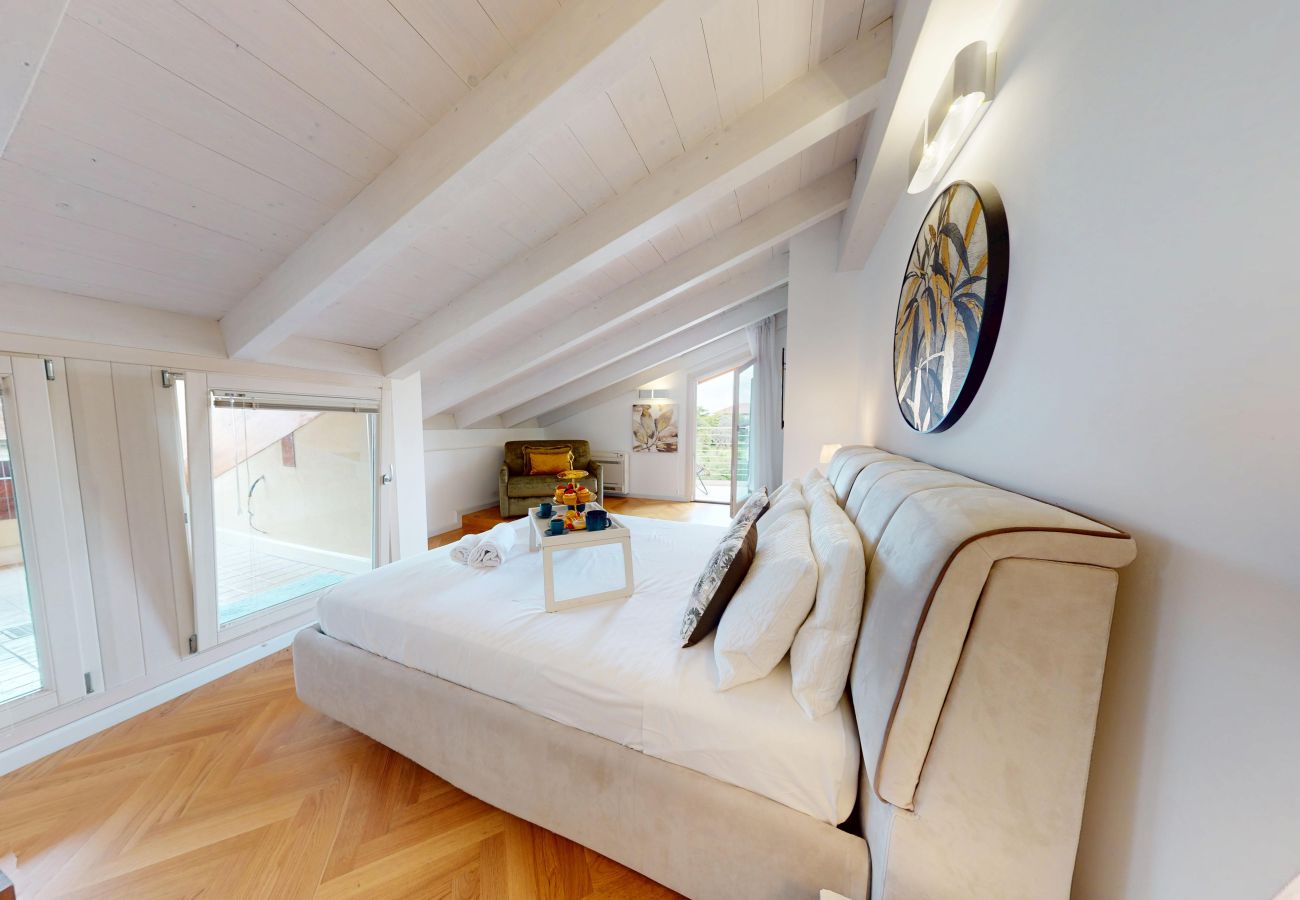 Apartment in Sirmione - Sirmio Dream View Suite by Bookinggardalake