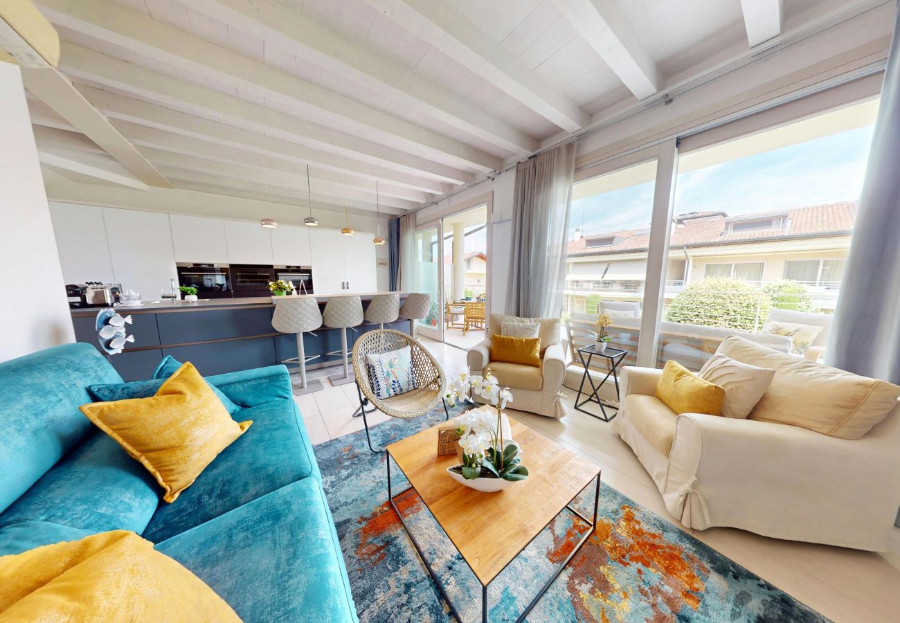 Apartment in Sirmione - Sirmio Dream View Suite by Bookinggardalake