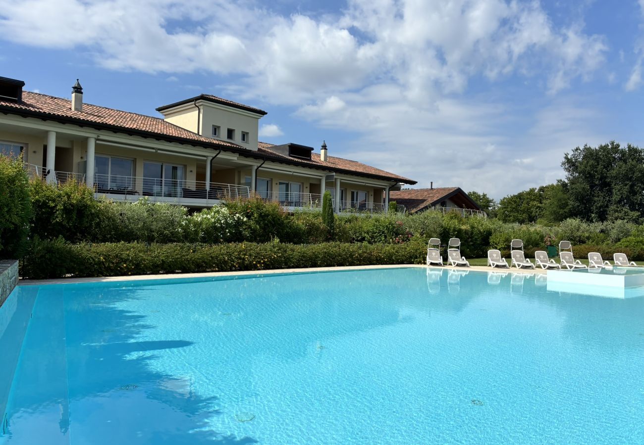 Apartment in Sirmione - Sirmio Dream View Suite by Bookinggardalake