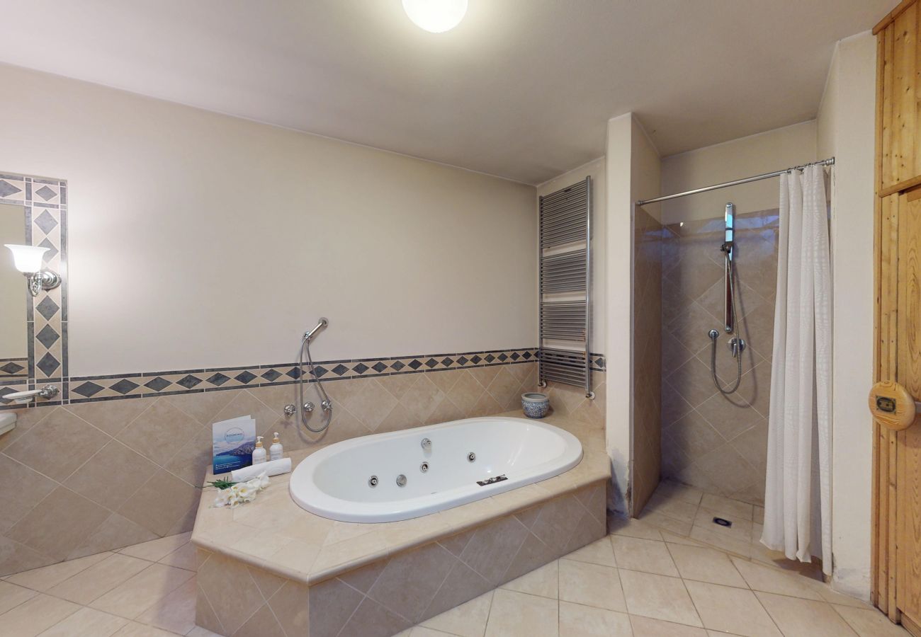 Villa in Soiano del Lago - Villa Sunset lakeview-private pool-by Booking Gard